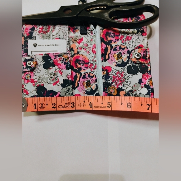 VERA BRADLEY BLUE SNAP WALLET with FLORAL INTERIOR * tiny flaw - Picture 4 of 10